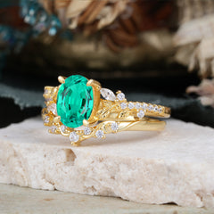 Vintage 4-Prong Oval-Cut Emerald Engagement Ring Set