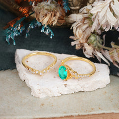 Vintage 4-Prong Oval-Cut Emerald Engagement Ring Set