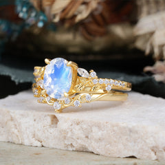 Vintage 4-Prong Oval-Cut Moonstone Engagement Ring Set