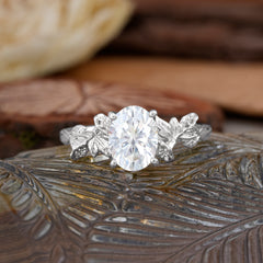 Nature-Inspired 4-Prong Oval-Cut Moissanite Engagement Ring