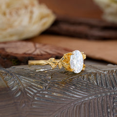 Nature-Inspired 4-Prong Oval-Cut Moissanite Engagement Ring