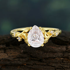 Vintage Minimalist 4-Prong Pear-Cut Moissanite Engagement Ring
