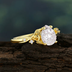 Vintage Minimalist 4-Prong Pear-Cut Moissanite Engagement Ring