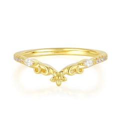 Exquisite Minimalist Moissanite Engagement Ring