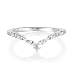 4 Prong Exquisite Minimalist Moissanite Engagement Ring