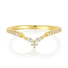 4 Prong Exquisite Minimalist Moissanite Engagement Ring