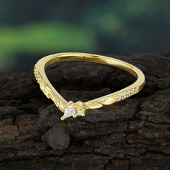 4 Prong Kite Cut Exquisite Minimalist Moissanite Engagement Ring