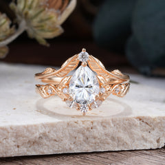 Nature-Inspired 3-Prong Tear-Cut Moissanite Engagement Ring Set