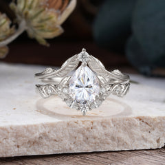 Nature-Inspired 3-Prong Tear-Cut Moissanite Engagement Ring Set