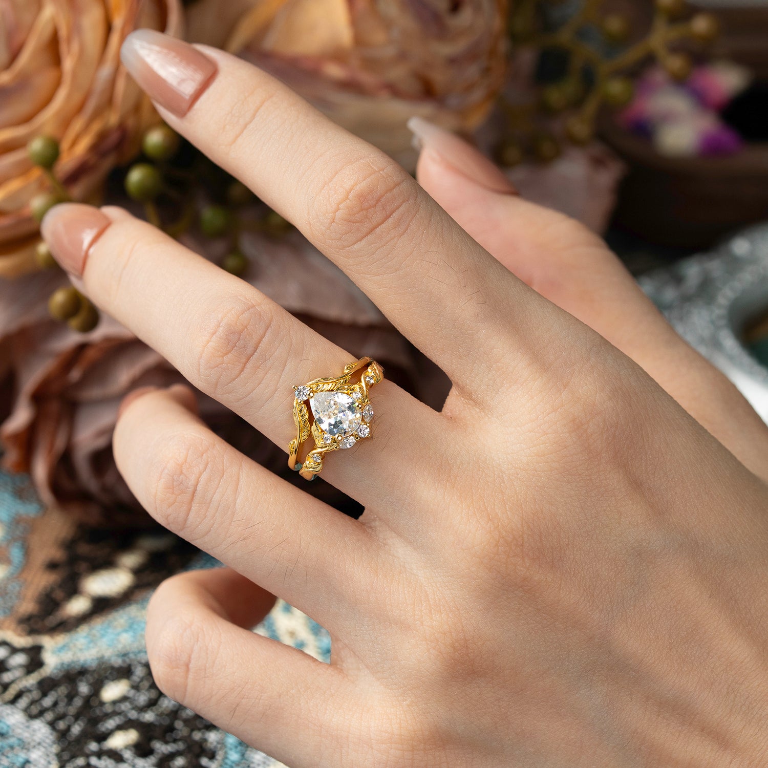 Nature-Inspired 3-Prong Pear-Cut Moissanite Engagement Ring Set