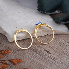 Nature-Inspired 3-Prong Tear-Cut Sapphire Engagement Ring Set