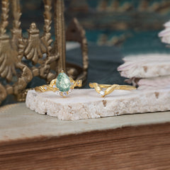 Nature-Inspired 3-Prong Tear-Cut Natural Moss Agate Engagement Ring Set
