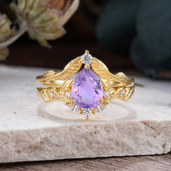 Nature-Inspired 3-Prong Tear-Cut Amethyst Engagement Ring Set