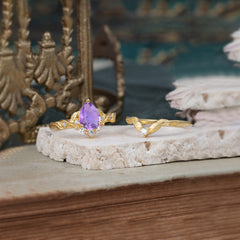 Nature-Inspired 3-Prong Tear-Cut Amethyst Engagement Ring Set