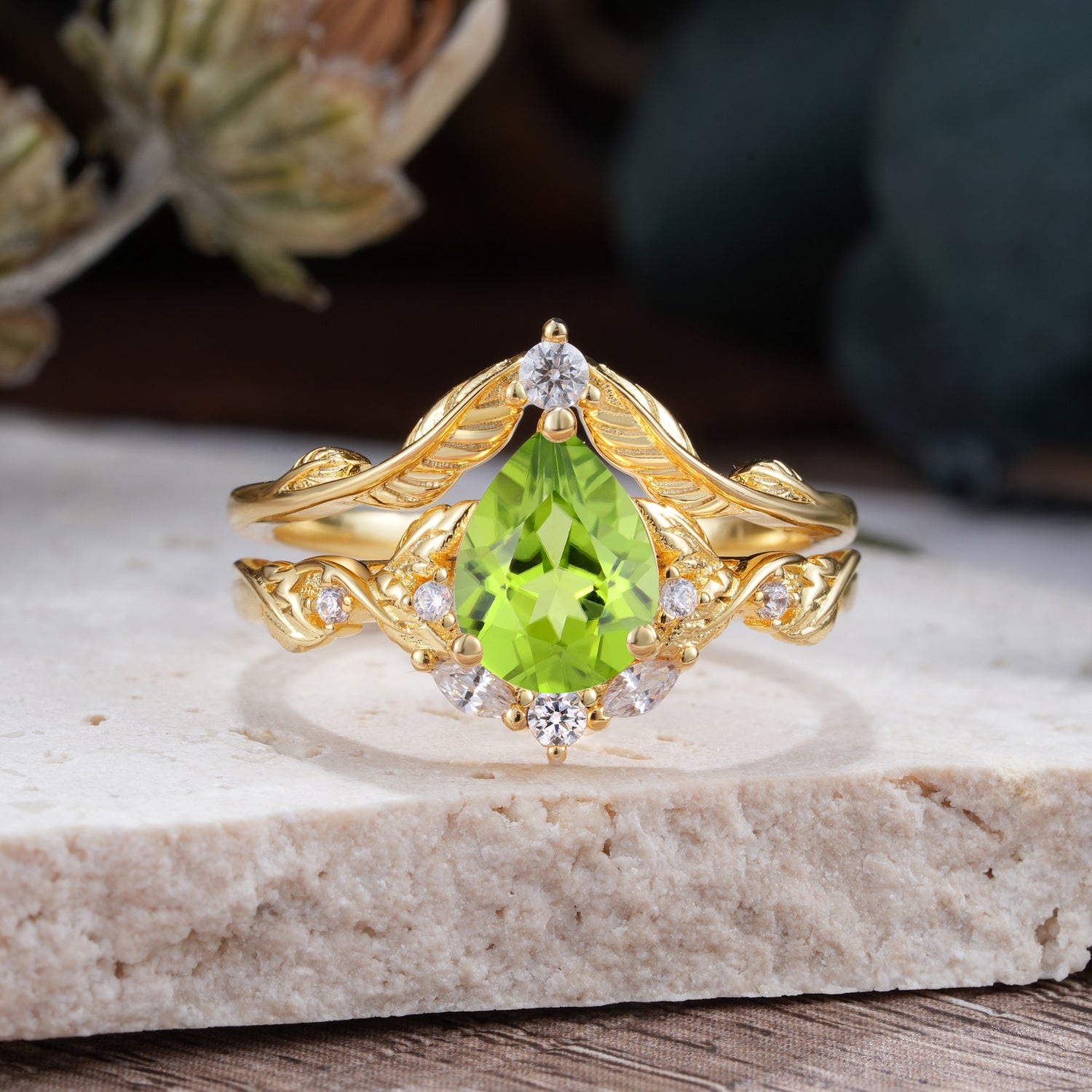 Nature-Inspired 3-Prong Pear-Cut Peridot Engagement Ring Set