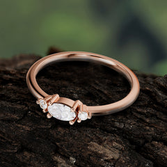 Round & Oval Cut Moissanite Ring Timeless Three Stones Wedding Band