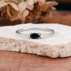 Round & Oval Cut Black Onyx Ring Timeless Three Stones Wedding Band