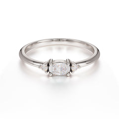 Round & Oval Cut Moissanite Ring Timeless Three Stones Wedding Band