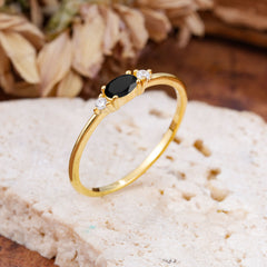 Round & Oval Cut Black Onyx Ring Timeless Three Stones Wedding Band