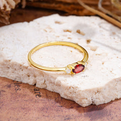 Round & Oval Cut Garnet Ring Timeless Three Stones Wedding Band