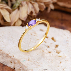 Round & Oval Cut Amethyst Ring Timeless Three Stones Wedding Band