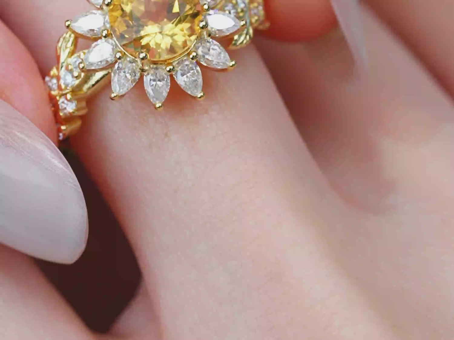 Nature-Inspired Sunflower 4-Prong Round Cut Moissanite Engagement Ring