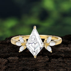 Minimalist Luxe 4-Prong Kite-Cut Moissanite Engagement Ring