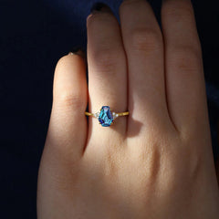 Minimalist 4-Prong Coffin-Cut Alexandrite Engagement Ring