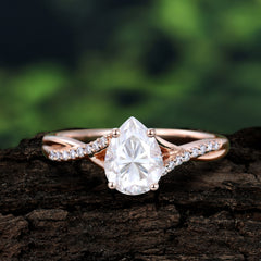 Timeless Vintage 4-Prong Pear-Cut Moissanite Engagement Ring