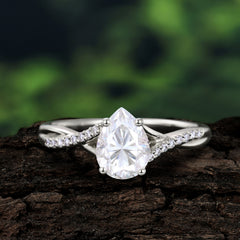 Timeless Vintage 4-Prong Pear-Cut Moissanite Engagement Ring