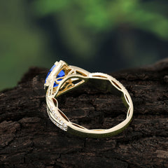 Dazzling 3 - Prong Pear-Cut Sapphire Engagement Ring