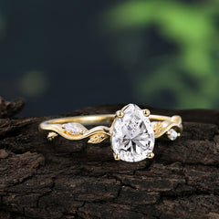 Nature-Inspired Classic 4-Prong Pear-Cut Moissanite Engagement Ring