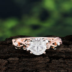 Vintage 4-Prong Round Moissanite Engagement Ring