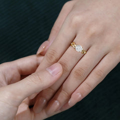 Vintage 4-Prong Round Moissanite Engagement Ring