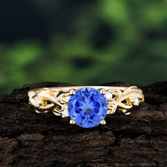 Vintage 4-Prong Round Cut Sapphire Engagement Ring