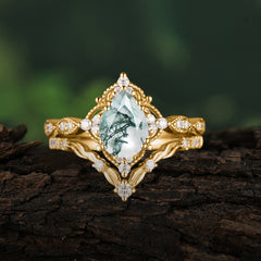Luxury Vintage 5 Prong Pear-Cut Natural Moss Agate Engagement Ring