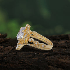 Elegant Pear-Cut Moissanite Engagement Ring Set