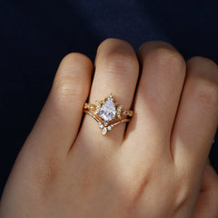 Elegant Pear-Cut Moissanite Engagement Ring Set