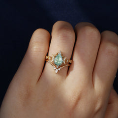 Elegant 5 Prong Pear-Cut Natural Moss Agate Engagement Ring Set