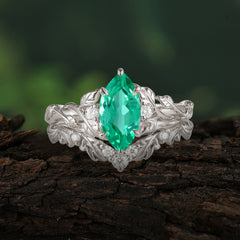 Nature-Inspired Marquise Emerald Engagement Ring Set with Vine Motif