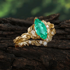 Nature-Inspired Marquise Emerald Engagement Ring Set with Vine Motif