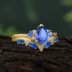 Luxury 3-Prong Pear-Cut Sapphire Engagement Ring Set