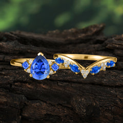 Luxury 3-Prong Pear-Cut Sapphire Engagement Ring Set