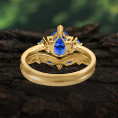 Luxury 3-Prong Pear-Cut Sapphire Engagement Ring Set