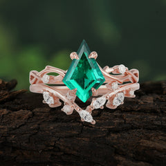 Fashion 4-Prong Kite-Cut Emerald Engagement Ring Set