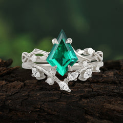 Fashion 4-Prong Kite-Cut Emerald Engagement Ring Set
