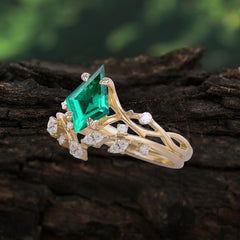 Fashion 4-Prong Kite-Cut Emerald Engagement Ring Set