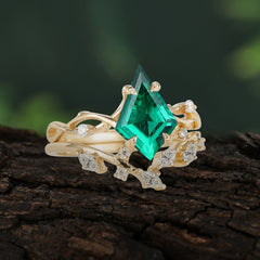 Fashion 4-Prong Kite-Cut Emerald Engagement Ring Set