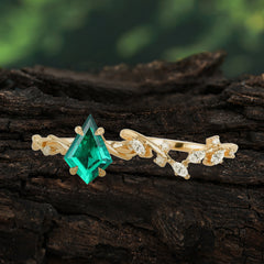 Fashion 4-Prong Kite-Cut Emerald Engagement Ring Set