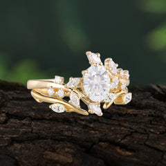Romantic Nature-inspired 4-Prong Oval Cut Moissanite Stacking Ring